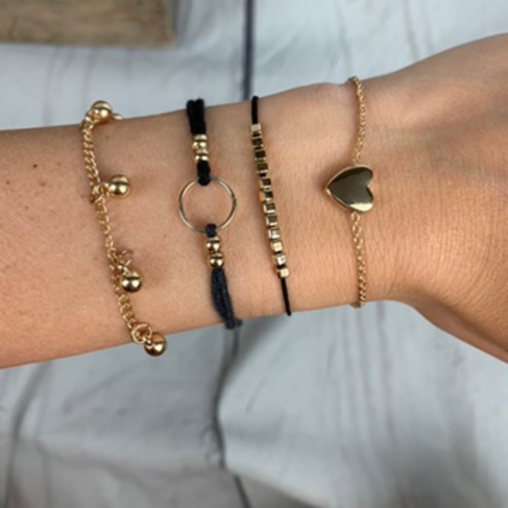 Delicate Black and Gold Bracelet Set